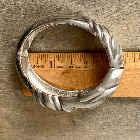 Silver Art Nouveau Style Hinged Bangle - Picture 5 of 6